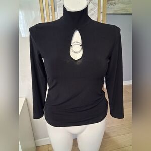 Black Keyhole Ring Detail Top